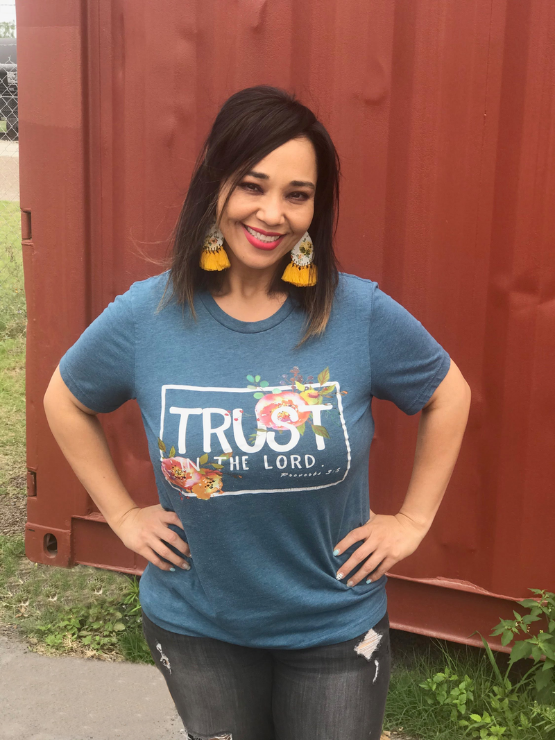 Trust In The Lord Tee - SKC Boutique